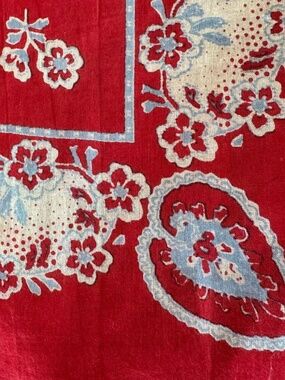 NWOT, RED OVERSIZED BANDANA STYLE SCARF